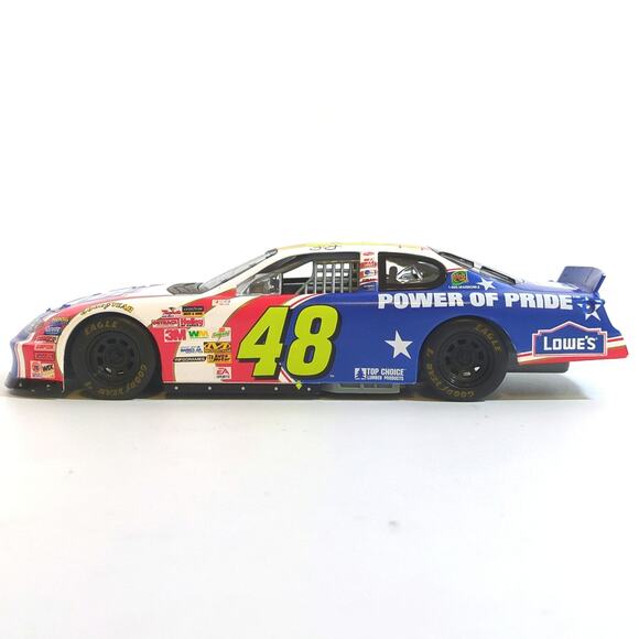 Jimmie Johnson #48 Lowe's Power of Pride USO 2003 Monte Carlo 1/24 Diecast - Picture 4 of 8